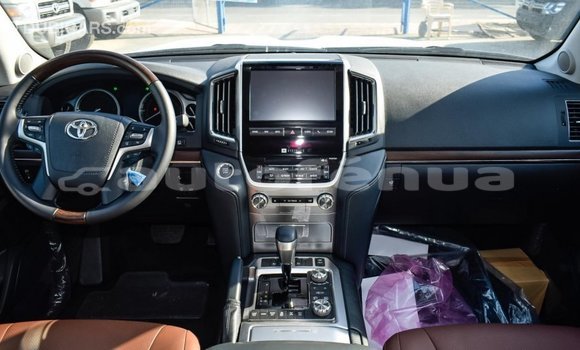 Acheter Import Voiture Toyota Land Cruiser Blanc à Import - Dubai, Marquesas Acheter Import Voiture Toyota Land Cruiser Blanc à Import - Dubai, Marquesas