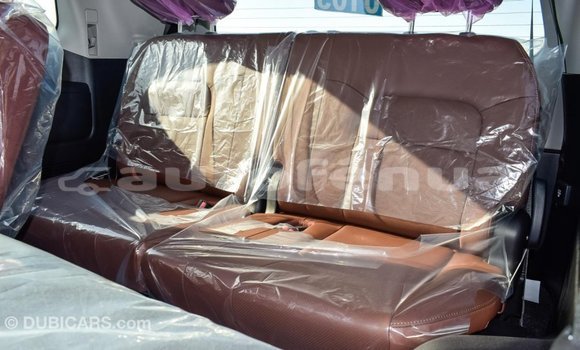 Acheter Import Voiture Toyota Land Cruiser Blanc à Import - Dubai, Marquesas Acheter Import Voiture Toyota Land Cruiser Blanc à Import - Dubai, Marquesas