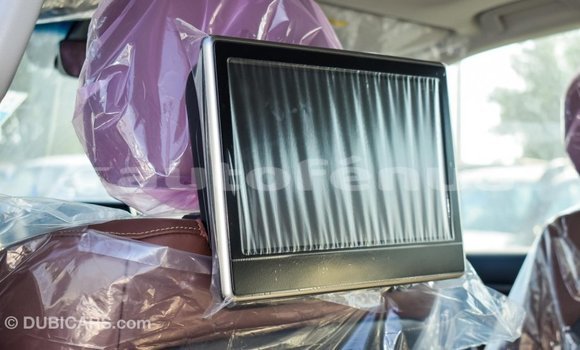 Acheter Import Voiture Toyota Land Cruiser Blanc à Import - Dubai, Marquesas Acheter Import Voiture Toyota Land Cruiser Blanc à Import - Dubai, Marquesas