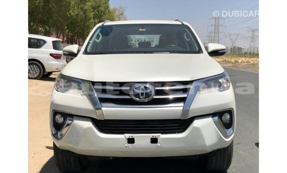 Acheter Import Voiture Toyota Fortuner Blanc à Import - Dubai, Marquesas Acheter Import Voiture Toyota Fortuner Blanc à Import - Dubai, Marquesas