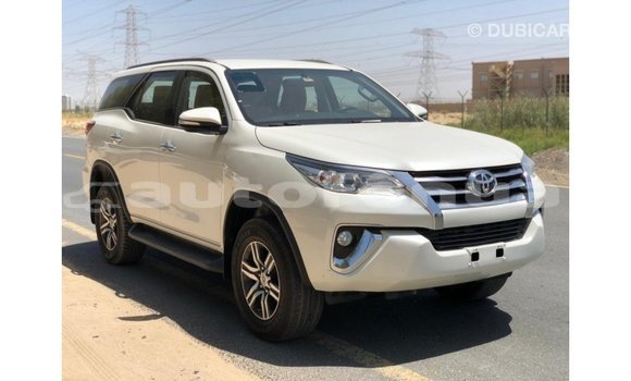 Acheter Import Voiture Toyota Fortuner Blanc à Import - Dubai, Marquesas Acheter Import Voiture Toyota Fortuner Blanc à Import - Dubai, Marquesas