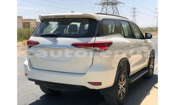 Acheter Import Voiture Toyota Fortuner Blanc à Import - Dubai, Marquesas Acheter Import Voiture Toyota Fortuner Blanc à Import - Dubai, Marquesas