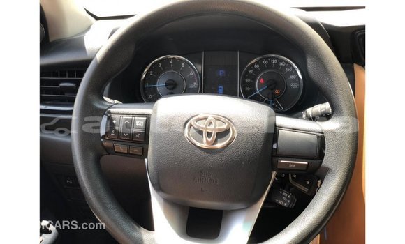 Acheter Import Voiture Toyota Fortuner Blanc à Import - Dubai, Marquesas Acheter Import Voiture Toyota Fortuner Blanc à Import - Dubai, Marquesas