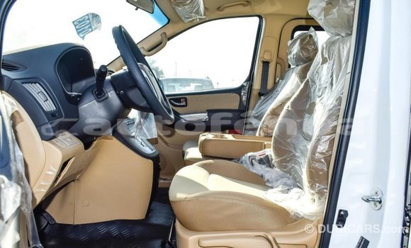 Acheter Import Utilitaire Hyundai Chorus Blanc à Import - Dubai, Marquesas Acheter Import Utilitaire Hyundai Chorus Blanc à Import - Dubai, Marquesas