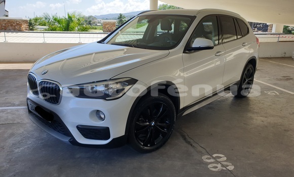 Acheter Occasion Voiture BMW X1 Blanc à Papeete, Tahiti