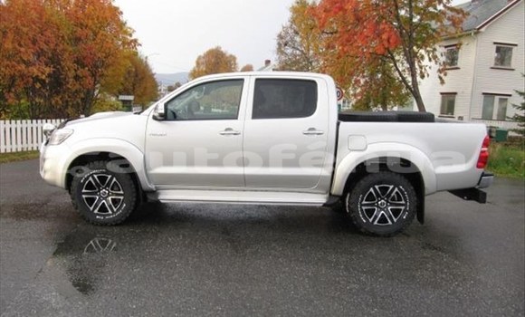 Acheter Occasion Voiture Toyota Hilux Gris à Tahuata, Marquesas Acheter Occasion Voiture Toyota Hilux Gris à Tahuata, Marquesas