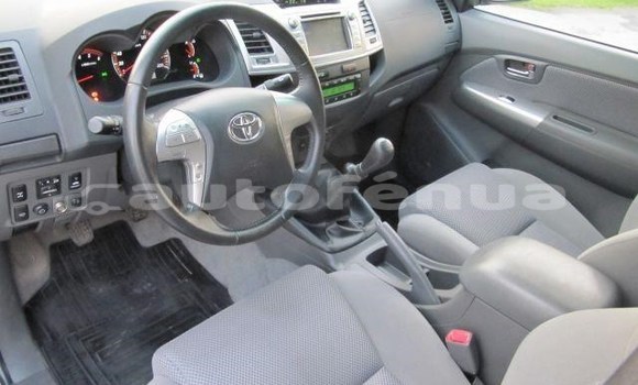 Acheter Occasion Voiture Toyota Hilux Gris à Tahuata, Marquesas Acheter Occasion Voiture Toyota Hilux Gris à Tahuata, Marquesas