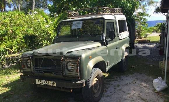 Acheter Occasion Voiture Land Rover Defender Vert à Moorea, Moorea