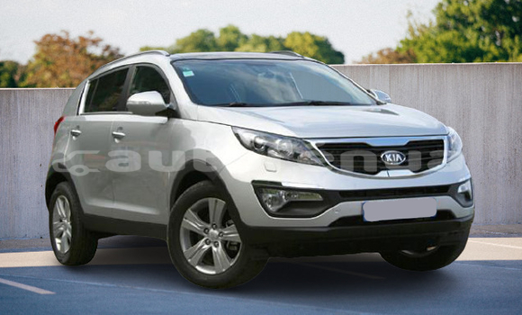 Buy Used Kia Sportage Silver Car in Punaauia in Tahiti Buy Used Kia Sportage Silver Car in Punaauia in Tahiti