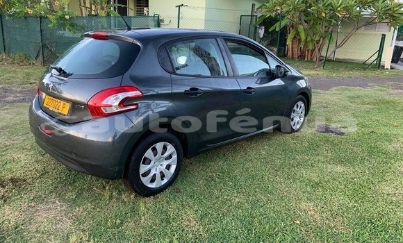 Acheter Occasion Voiture Peugeot 208 Gris à Arue , Tahiti Acheter Occasion Voiture Peugeot 208 Gris à Arue , Tahiti