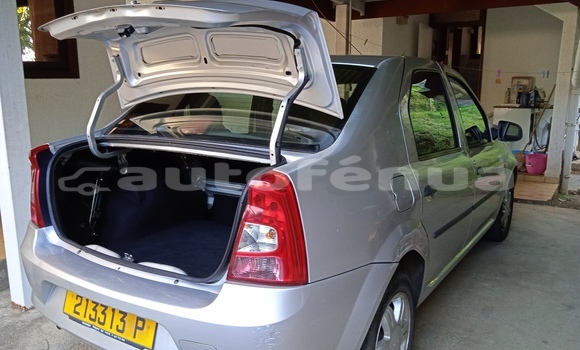 Acheter Occasion Voiture Dacia Logan Gris à Pirae, Tahiti Acheter Occasion Voiture Dacia Logan Gris à Pirae, Tahiti