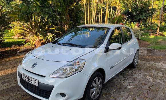 Acheter Occasion Voiture Renault Clio Blanc à Mahina, Tahiti Acheter Occasion Voiture Renault Clio Blanc à Mahina, Tahiti