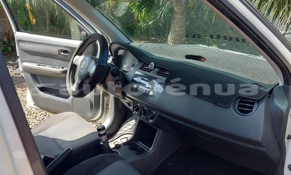 Acheter Occasion Voiture Suzuki Swift Blanc à Mahina, Tahiti Acheter Occasion Voiture Suzuki Swift Blanc à Mahina, Tahiti