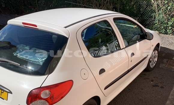 Medium with watermark peugeot 206 tahiti punaauia 4550