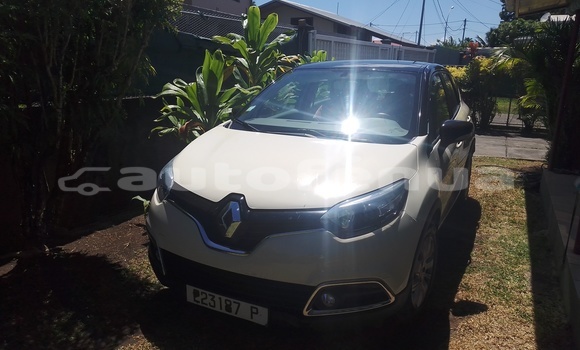 Acheter Occasion Voiture Renault Captur Blanc à Pirae, Tahiti Acheter Occasion Voiture Renault Captur Blanc à Pirae, Tahiti