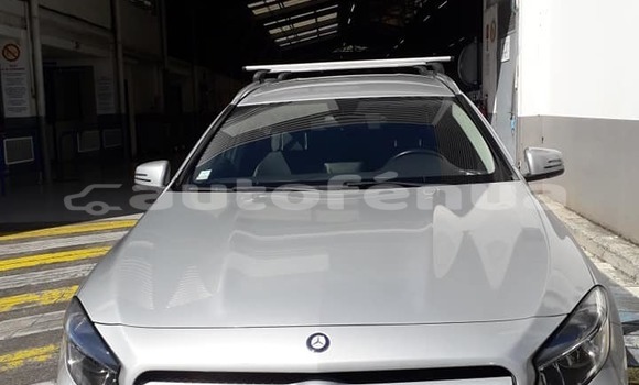 Acheter Occasion Voiture Mercedes Viano Gris à Papeete, Tahiti Acheter Occasion Voiture Mercedes Viano Gris à Papeete, Tahiti