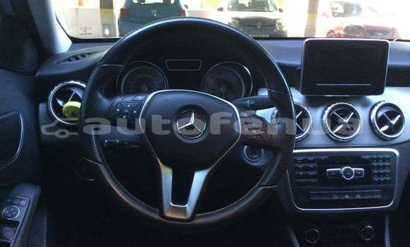 Acheter Occasion Voiture Mercedes Viano Gris à Papeete, Tahiti Acheter Occasion Voiture Mercedes Viano Gris à Papeete, Tahiti