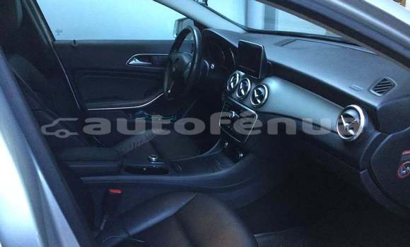 Acheter Occasion Voiture Mercedes Viano Gris à Papeete, Tahiti Acheter Occasion Voiture Mercedes Viano Gris à Papeete, Tahiti