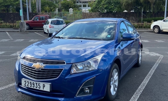 Buy Used Chevrolet Cruze Blue Car in Papeete in Tahiti Buy Used Chevrolet Cruze Blue Car in Papeete in Tahiti