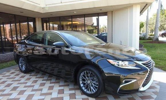 Acheter Occasion Voiture Lexus ES Noir à Import - Dubai, Marquesas Acheter Occasion Voiture Lexus ES Noir à Import - Dubai, Marquesas