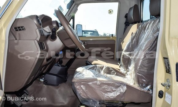 Acheter Import Voiture Toyota Land Cruiser Beige à Import - Dubai, Marquesas Acheter Import Voiture Toyota Land Cruiser Beige à Import - Dubai, Marquesas
