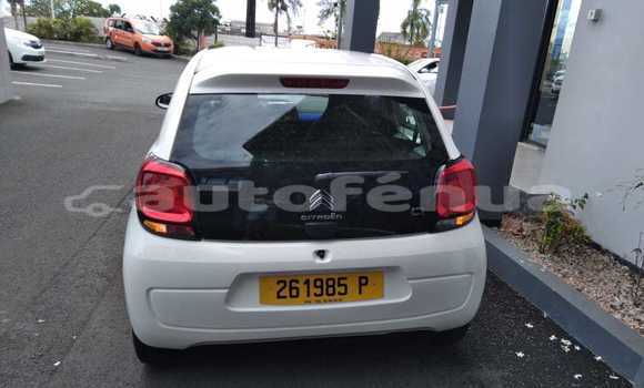 Acheter Occasion Voiture Citroen C1 Blanc à Papeete, Tahiti Acheter Occasion Voiture Citroen C1 Blanc à Papeete, Tahiti