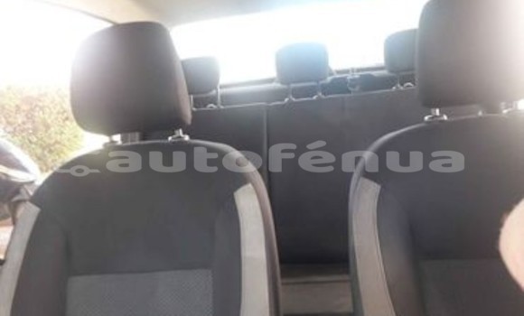 Acheter Occasion Voiture Dacia Logan Blanc à Pirae, Tahiti Acheter Occasion Voiture Dacia Logan Blanc à Pirae, Tahiti