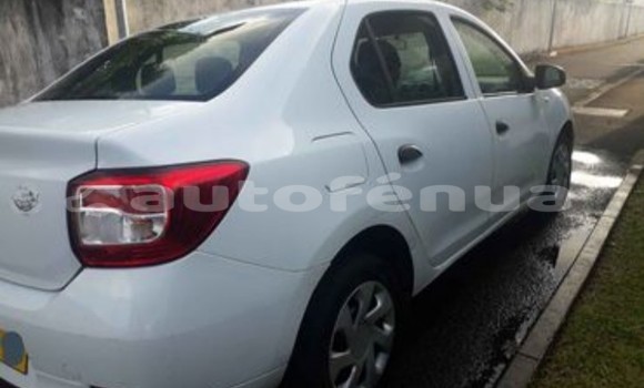 Acheter Occasion Voiture Dacia Logan Blanc à Pirae, Tahiti Acheter Occasion Voiture Dacia Logan Blanc à Pirae, Tahiti