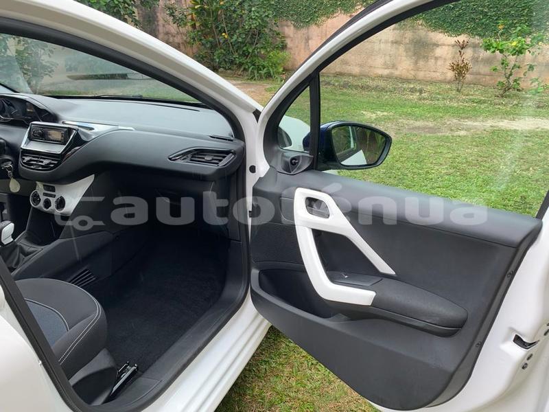 Big with watermark peugeot 208 tahiti papeete 4653