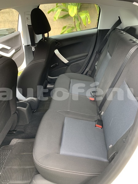 Big with watermark peugeot 208 tahiti papeete 4653