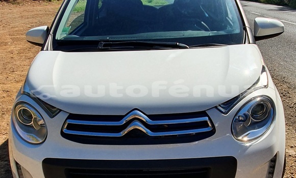 Acheter Occasion Voiture Citroen C1 Blanc à Papeete, Tahiti Acheter Occasion Voiture Citroen C1 Blanc à Papeete, Tahiti