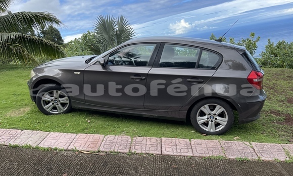 Acheter Occasion Voiture BMW 1-Series Marron à Punaauia, Tahiti Acheter Occasion Voiture BMW 1-Series Marron à Punaauia, Tahiti