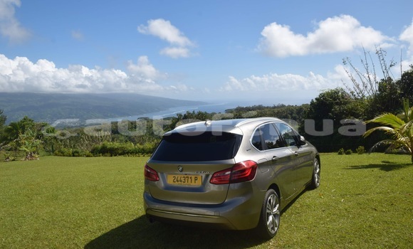 Acheter Occasion Voiture BMW 2-Series Marron à Taiarapu, Tahiti Acheter Occasion Voiture BMW 2-Series Marron à Taiarapu, Tahiti