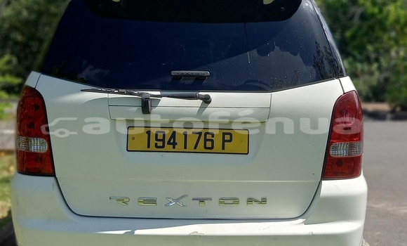 Acheter Occasion Voiture SsangYong Rexton Blanc à Punaauia, Tahiti Acheter Occasion Voiture SsangYong Rexton Blanc à Punaauia, Tahiti