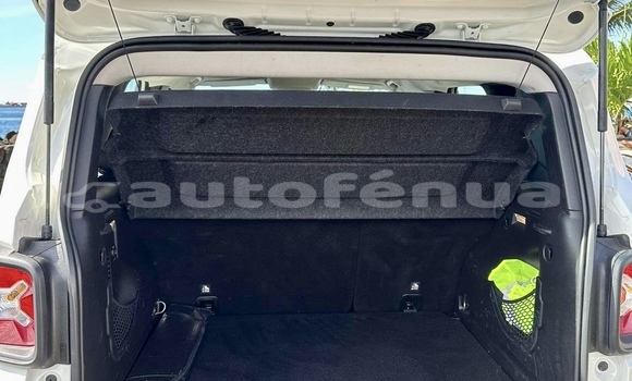 Acheter Occasion Voiture Jeep Renegade Blanc à Papeete, Tahiti Acheter Occasion Voiture Jeep Renegade Blanc à Papeete, Tahiti