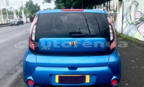Buy Used Kia Soul Blue Car in Arue in Tahiti Buy Used Kia Soul Blue Car in Arue in Tahiti