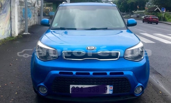Buy Used Kia Soul Blue Car in Arue in Tahiti Buy Used Kia Soul Blue Car in Arue in Tahiti