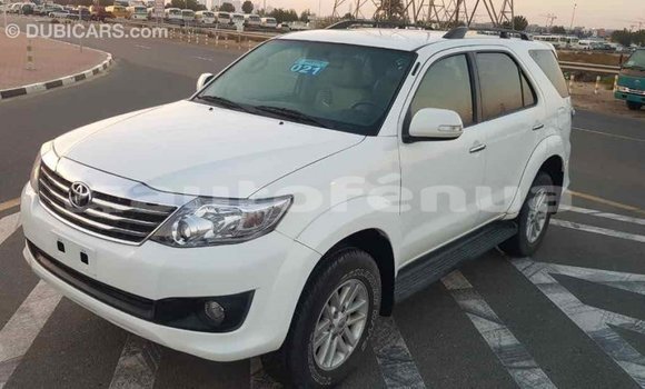 Acheter Import Voiture Toyota Fortuner Blanc à Import - Dubai, Marquesas Acheter Import Voiture Toyota Fortuner Blanc à Import - Dubai, Marquesas