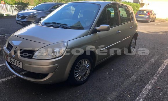 Medium with watermark renault scenic tahiti papeete 4721