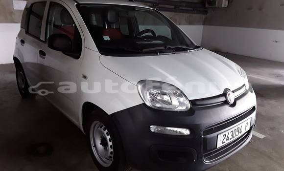 Acheter Occasion Voiture Fiat Panda Blanc à Papeete, Tahiti Acheter Occasion Voiture Fiat Panda Blanc à Papeete, Tahiti