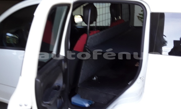 Acheter Occasion Voiture Fiat Panda Blanc à Papeete, Tahiti Acheter Occasion Voiture Fiat Panda Blanc à Papeete, Tahiti