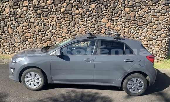 Buy Used Kia Rio Silver Car in Punaauia in Tahiti Buy Used Kia Rio Silver Car in Punaauia in Tahiti