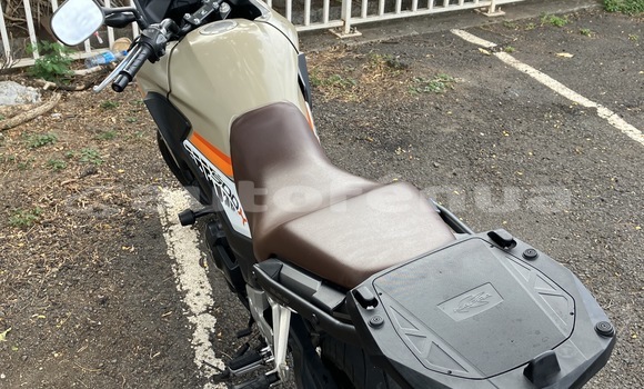 Buy Used Honda CB Beige Bike in Papeete in Tahiti Buy Used Honda CB Beige Bike in Papeete in Tahiti