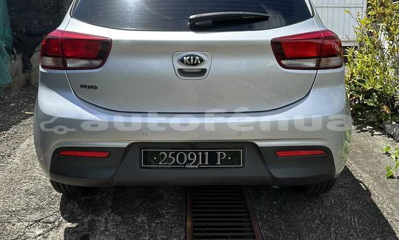 Medium with watermark kia rio tahiti papeete 4774