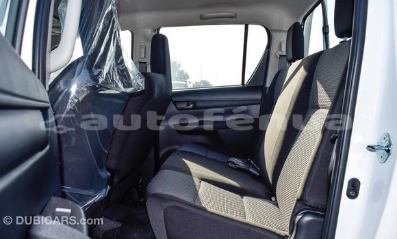 Acheter Import Voiture Toyota Hilux Blanc à Import - Dubai, Marquesas Acheter Import Voiture Toyota Hilux Blanc à Import - Dubai, Marquesas