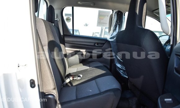 Acheter Import Voiture Toyota Hilux Blanc à Import - Dubai, Marquesas Acheter Import Voiture Toyota Hilux Blanc à Import - Dubai, Marquesas