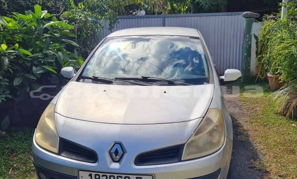Medium with watermark renault clio tahiti pirae 4836