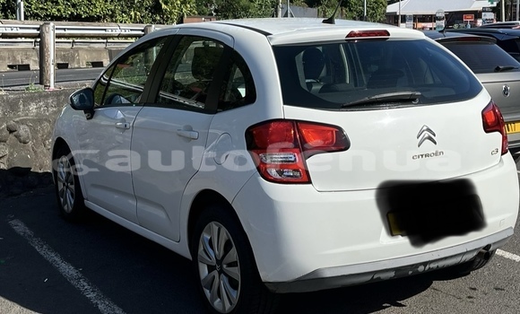 Acheter Occasion Voiture Citroen C3 Blanc à Punaauia, Tahiti Acheter Occasion Voiture Citroen C3 Blanc à Punaauia, Tahiti