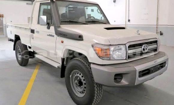 Buy Used Toyota Land Cruiser White Car in Punaauia in Tahiti Buy Used Toyota Land Cruiser White Car in Punaauia in Tahiti
