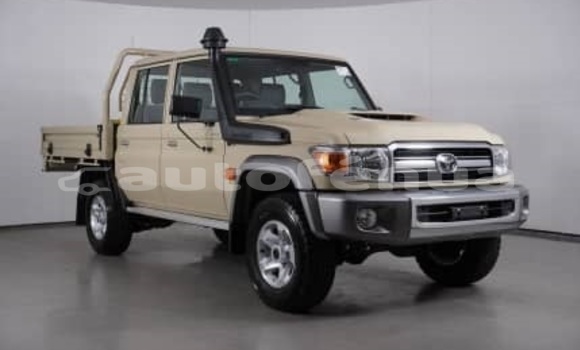 Buy Used Toyota Land Cruiser White Car in Punaauia in Tahiti Buy Used Toyota Land Cruiser White Car in Punaauia in Tahiti